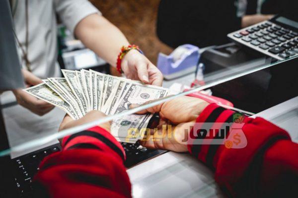 كم رسوم التحويل من بنك إلى بنك آخر مصر